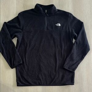 The North Face Men’s Classic Black Pullover Size L